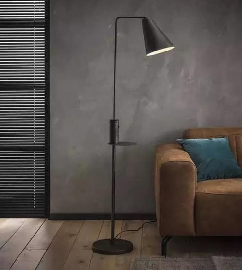 Vloerlamp USB oplader / Charcoal, Huis en Inrichting, Lampen | Vloerlampen, Nieuw, 150 tot 200 cm, Metaal, Ophalen of Verzenden