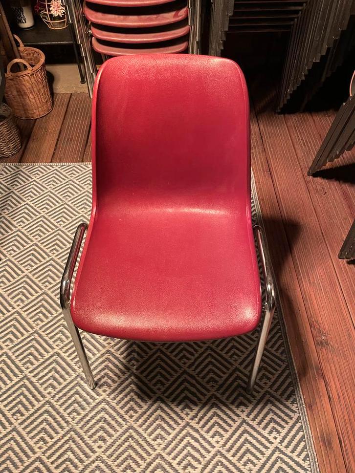 Rode Stapelbare Stoelen - Kantine, Vereniging, Vergaderruimt, Huis en Inrichting, Stoelen, Gebruikt, Vijf, Zes of meer stoelen