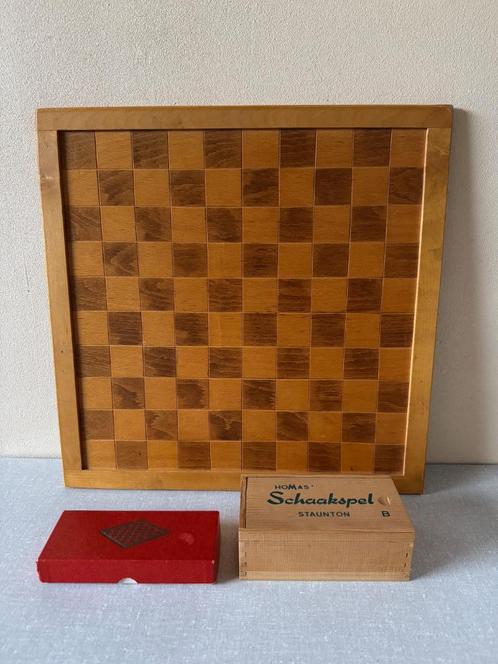 Z.G.A.N. dammen & schaken + dambord - schaakbord + stukken, Hobby en Vrije tijd, Gezelschapsspellen | Bordspellen, Zo goed als nieuw
