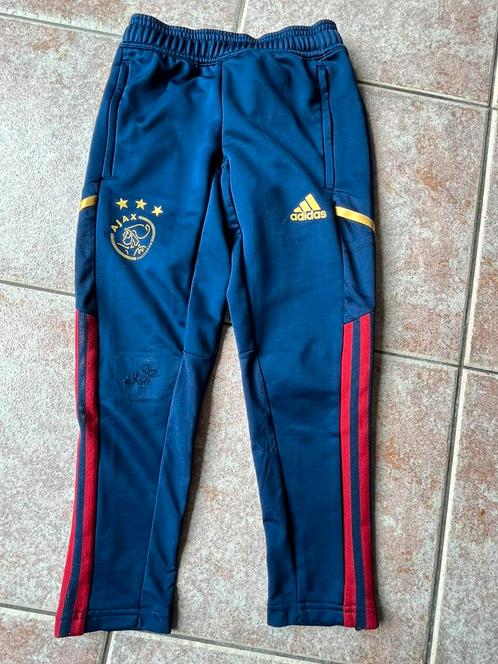 Adidas Ajax trainingsbroek 128, Kinderen en Baby's, Kinderkleding | Maat 128, Zo goed als nieuw, Jongen of Meisje, Broek, Ophalen of Verzenden