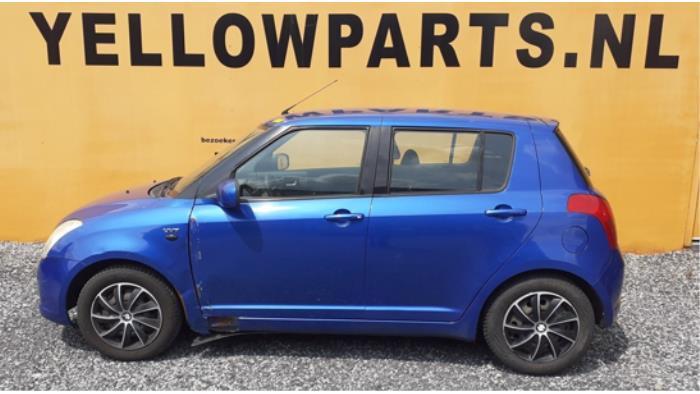 Portier 4Deurs links-achter van een Suzuki Swift (ZCG), Auto-onderdelen, Carrosserie en Plaatwerk, Deur, Suzuki, Gebruikt, 3 maanden garantie