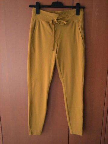 Prachtige okergele pantalon STUDIO ANNELOES 36-38 snazzeys beschikbaar voor biedingen