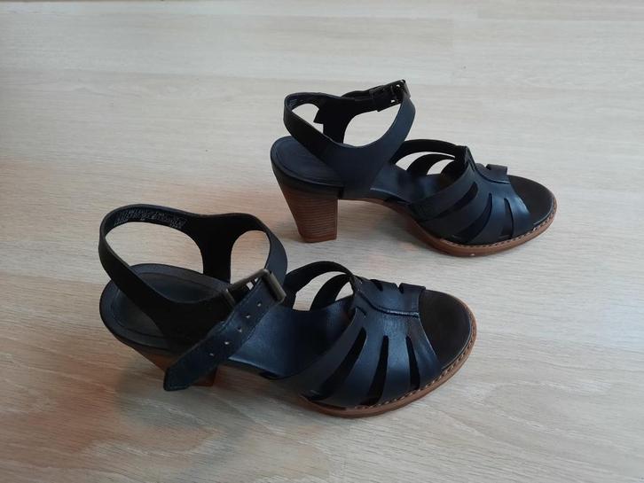 Elegante zwarte Timberland sandalen – schoenmaat 37,5, Kleding | Dames, Schoenen, Zo goed als nieuw, Sandalen of Muiltjes, Zwart