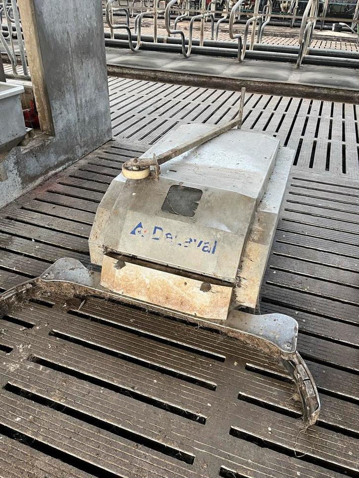 De Laval JOZ Mestrobot - Bouwjaar 2011, Zakelijke goederen, Agrarisch | Werktuigen, Veehouderij, Stalinrichting, Ophalen