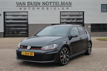 Volkswagen Golf 2.0 TSI GTI / Panoramadak / Stoelverwarming beschikbaar voor biedingen