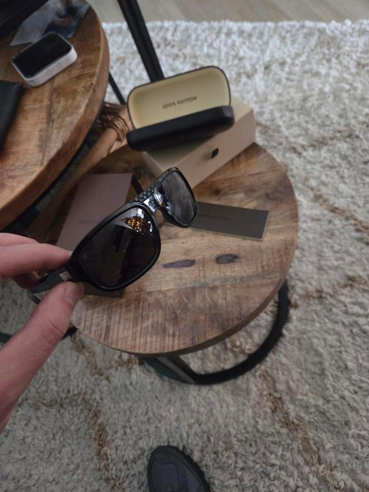 Louis Vuitton Zonnebril - Stijlvol en Elegant, Sieraden, Tassen en Uiterlijk, Zonnebrillen en Brillen | Dames, Zo goed als nieuw