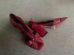 Audley pump, Audley, Gedragen, Rood, Sandalen of Muiltjes