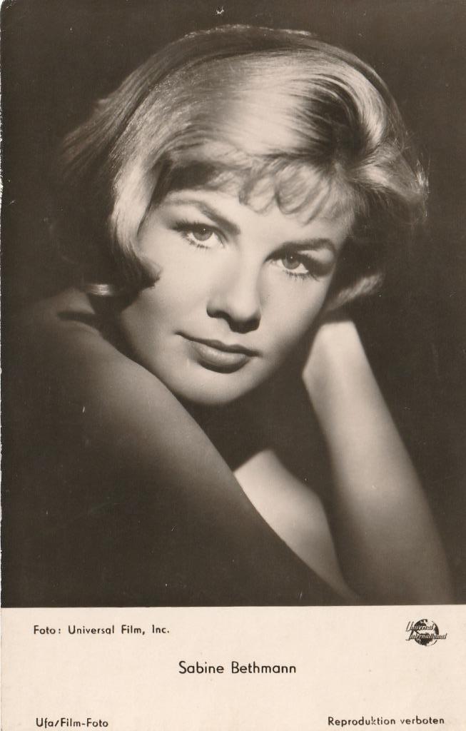 Filmster: Sabine Bethmann, Verzamelen, Ansichtkaarten | Themakaarten, Ongelopen, 1940 tot 1960, Sterren en Beroemdheden, Verzenden
