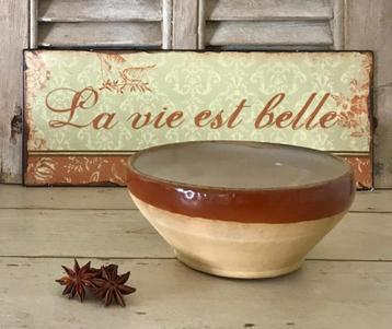 Franse grès kom tian beschikbaar voor biedingen