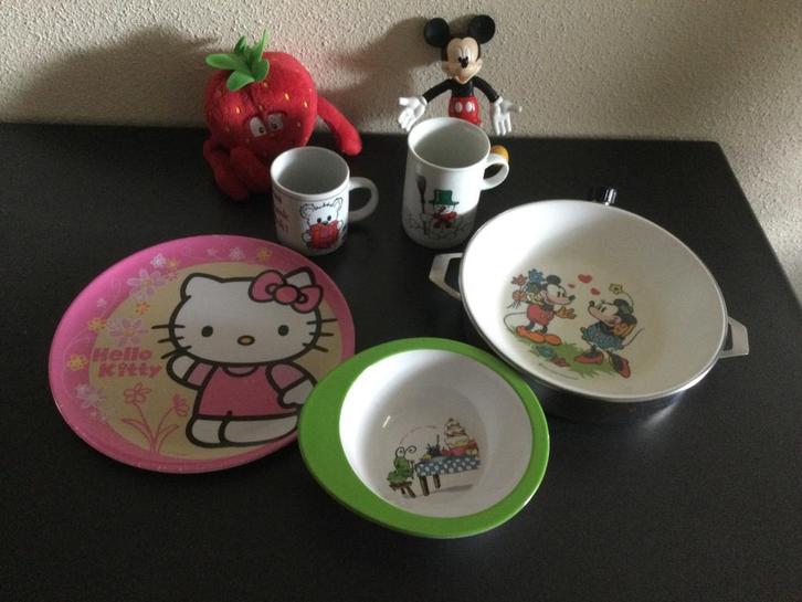 Mickey Mouse warmwaterbord en figuur.Hello Kitty bord etc., Verzamelen, Disney, Zo goed als nieuw, Beeldje of Figuurtje, Mickey Mouse