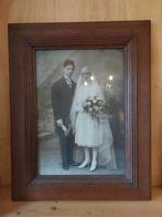 Foto Bruidspaar in Lijst uit 1928 van Tante Brocante, Antiek en Kunst, Ophalen of Verzenden
