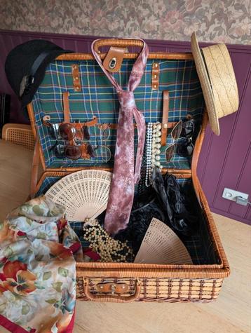 Vintage photobooth props beschikbaar voor biedingen