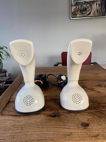 Twee Cobra telefoontoestellen beschikbaar voor biedingen