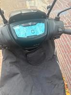 Piaggio medley, Fietsen en Brommers, Scooters | Piaggio, Ophalen, Overige modellen, Zo goed als nieuw, Benzine