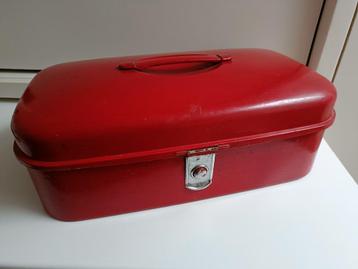 Vintage broodtrommel rood 45cm beschikbaar voor biedingen