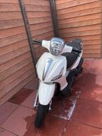 Beverly 350 sport 2013, Scooter, 12 t/m 35 kW, Particulier, 1 cilinder