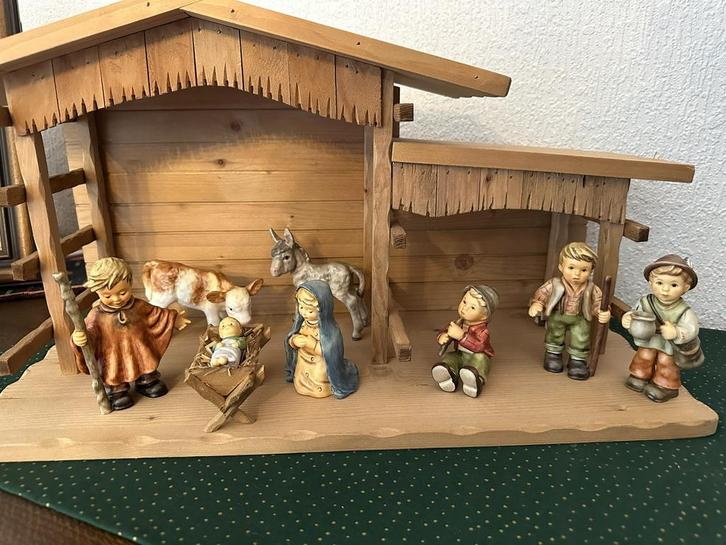 Hummel kerstgroep met kerststal. Puntgaaf!, Verzamelen, Beelden en Beeldjes, Zo goed als nieuw, Hummel, Ophalen