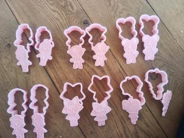 LOL 2 x set van 6 uitsteek vorm stemps beschikbaar voor biedingen