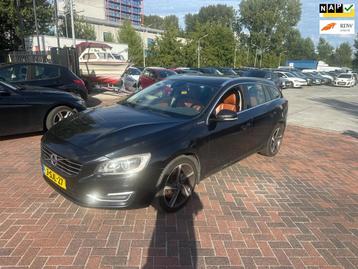 Volvo V60 2.4 D6 AWD Plug-In Hybrid Summum Airco! Leder! Zwa beschikbaar voor biedingen