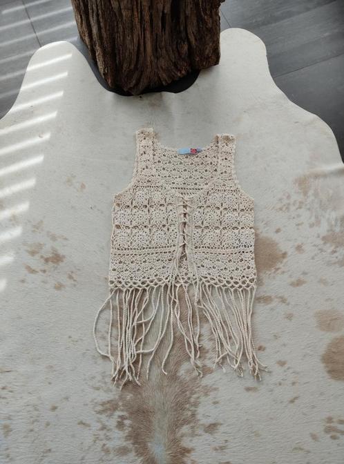 Gehaakt gilet/vestje, maat m/l, Kleding | Dames, Tops, Zo goed als nieuw, Beige, Zonder mouw, Ophalen of Verzenden