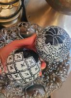 2 porselein ballen  met zwarte en witte kleur, Ophalen of Verzenden, Nieuw