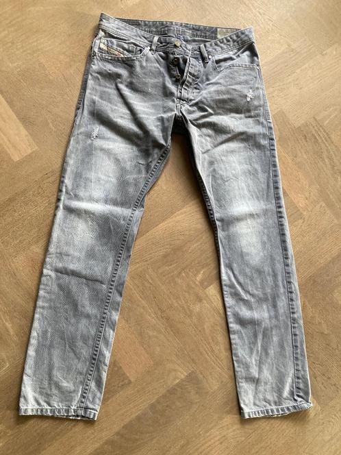 DIESEL Braddom - 33 32 - uitstekende staat - grijs, Kleding | Heren, Spijkerbroeken en Jeans, Gedragen, W33 - W34 (confectie 48/50)