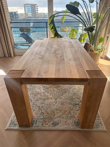 Houten grote tafel te koop beschikbaar voor biedingen