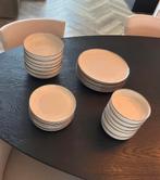 Palmer Antigo crème servies (6 persoons, 24-delig), Huis en Inrichting, Ophalen, Zo goed als nieuw, Bord(en), Overige stijlen