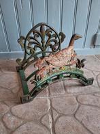 Brocante gietijzeren tuinslag houder met gans, Ophalen of Verzenden, Gebruikt, Metaal, Overige typen