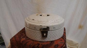 Ronde emaille trommels beschikbaar voor biedingen