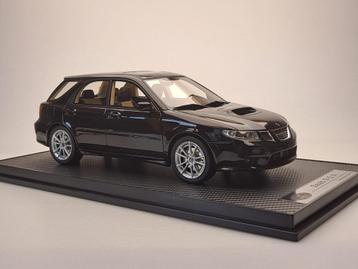 1:18 Saab 9-2X - Zwart - Inclusief Luxe Vitrinebox NIEUW! beschikbaar voor biedingen