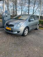 Toyota Yaris 1.3 16V Vvt-i 5DR 2006 Grijs, Origineel Nederlands, Te koop, Zilver of Grijs, 5 stoelen