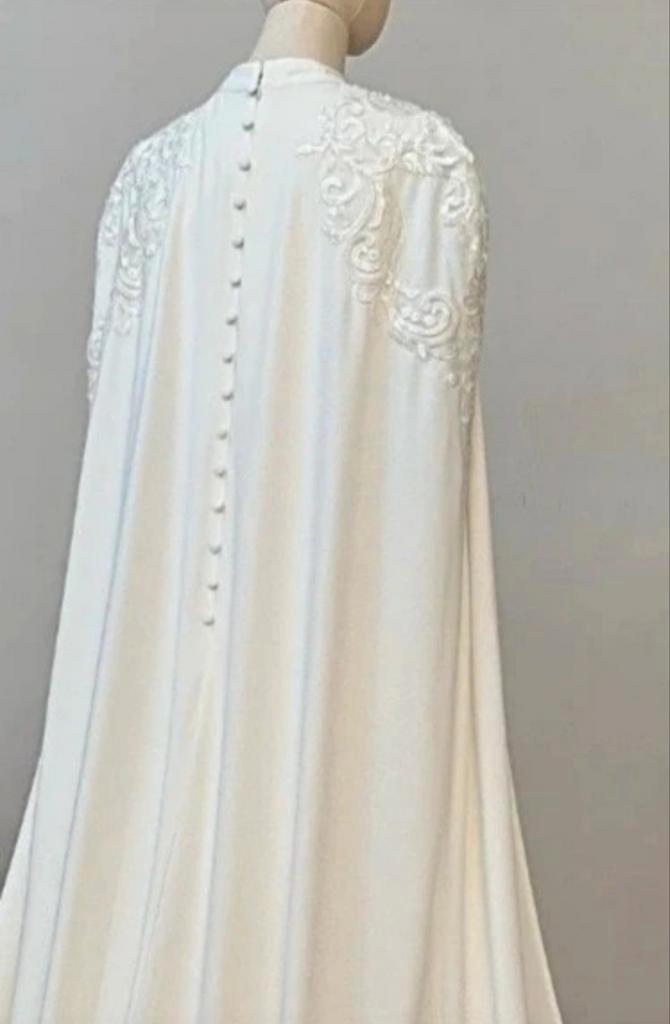 Modest bruidsjurk wit, Kleding | Dames, Trouwkleding en Trouwaccessoires, Zo goed als nieuw, Trouwjurk, Wit, Ophalen of Verzenden