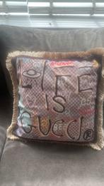 Gucci kussens, twee stuks, Huis en Inrichting, Ophalen of Verzenden, Zo goed als nieuw, Vierkant