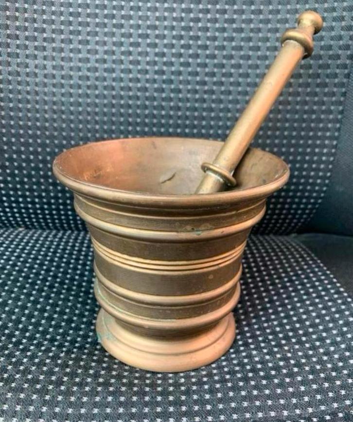 Vijzel schitterende antieke 18e eeuwse bronzen koper vijzel, Antiek en Kunst, Antiek | Koper en Brons, Ophalen of Verzenden