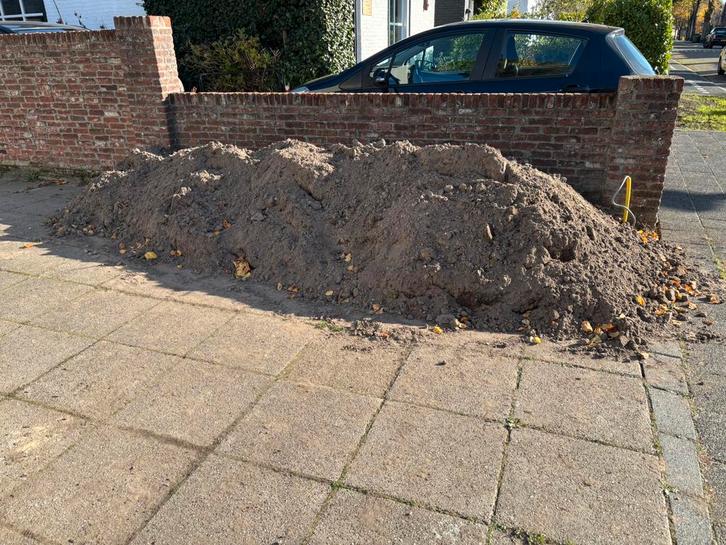 Gratis zand /zwarte grond tuingrond, Tuin en Terras, Zand, Zo goed als nieuw, Overige typen, Ophalen