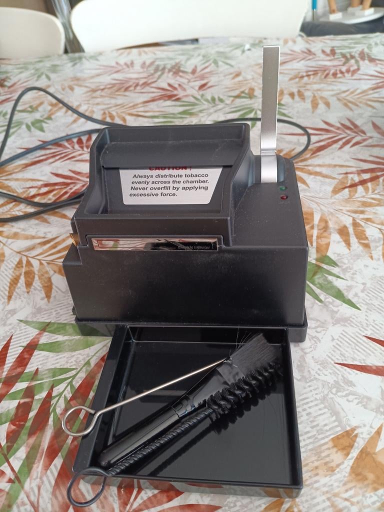 Elektrische sigarettenmaker - Zo goed als nieuw, Verzamelen, Rookartikelen, Aanstekers en Luciferdoosjes, Ophalen