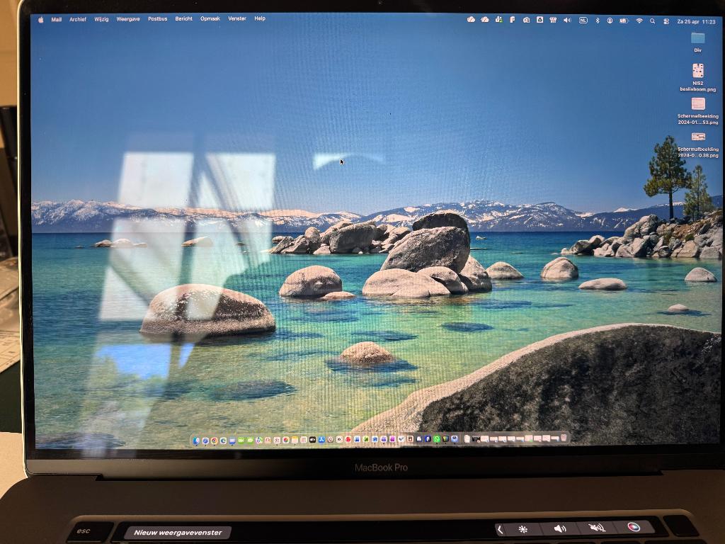 zgan MacBook Pro 16 inch, Computers en Software, Apple Macbooks, 1 TB of meer, Qwerty, Zo goed als nieuw, 16 inch