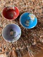 Set van 3 Vintage Japanse Sake Kopjes met Bloemmotief, Ophalen of Verzenden