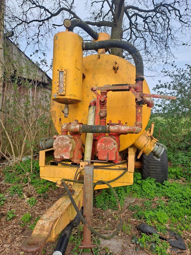 Veenhuis mesttank 8000L - pompen moeten nagekeken worden, Ophalen of Verzenden, Gewasbescherming en Bemesting