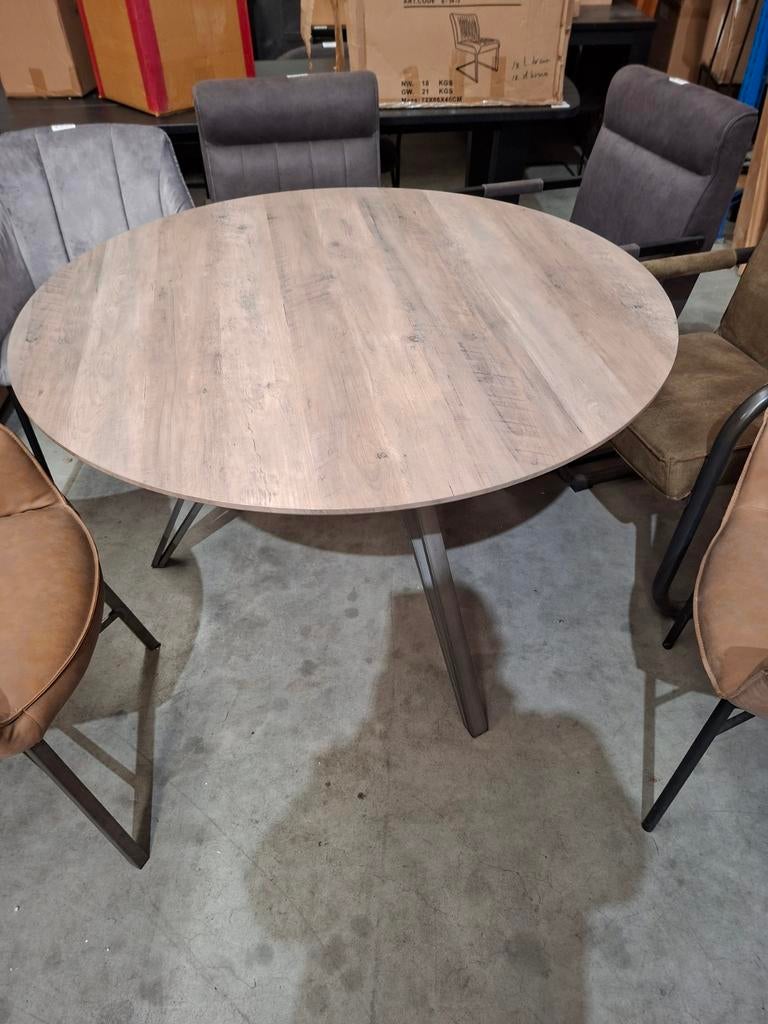 Fineer eiken ronde tafel diameter 120   80 euro, Huis en Inrichting, Tafels | Eettafels, Ophalen, Rond, Vier personen, 100 tot 150 cm