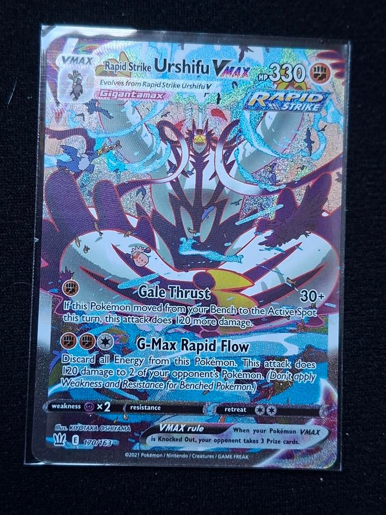 Urshifu VMAX 170/163 Rapid Strike Pokémon Kaart, Ophalen of Verzenden, Zo goed als nieuw, Losse kaart, Foil
