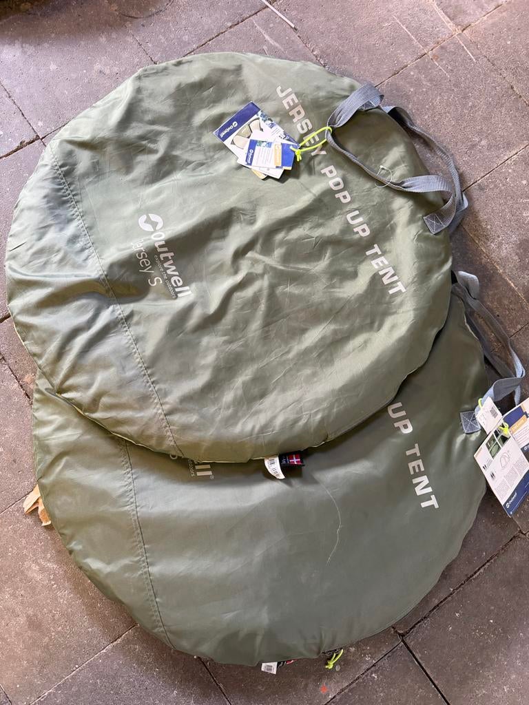 Vier pop-up tentjes, twee persoons, Ophalen, Gebruikt, Tot en met 2