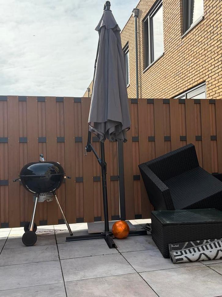 Grote parasol grijs, Tuin en Terras, Houtskoolbarbecues, Gebruikt, Ophalen of Verzenden