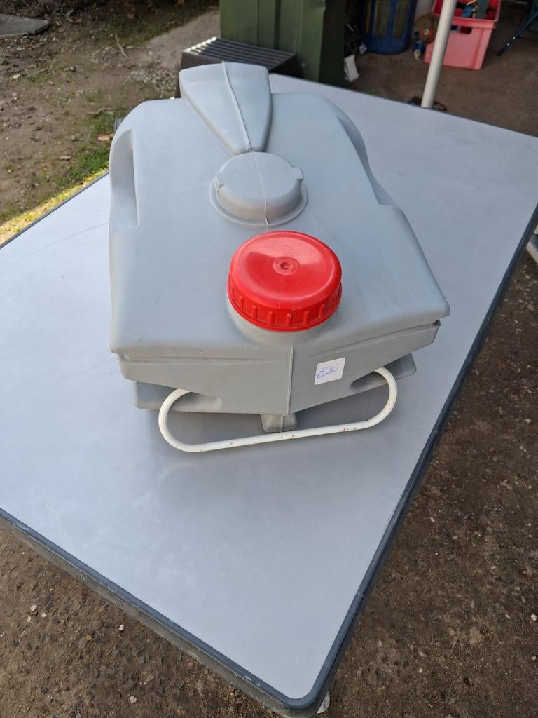 Grijze watertank met rode dop, Caravans en Kamperen, Ophalen