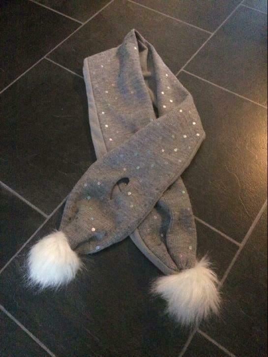 Wintersjaal meisje grijs met glitters, Kinderen en Baby's, Kinderkleding | Mutsen, Sjaals en Handschoenen, Ophalen of Verzenden