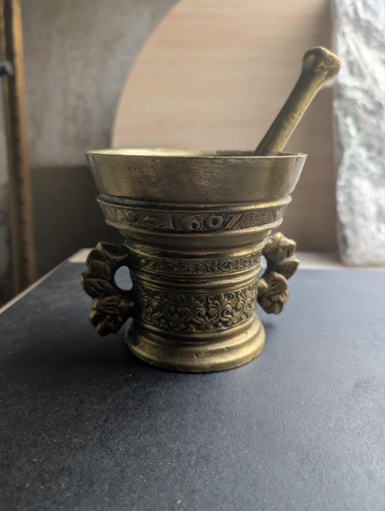 Antieke bronzen vijzel met stamper, Ophalen of Verzenden