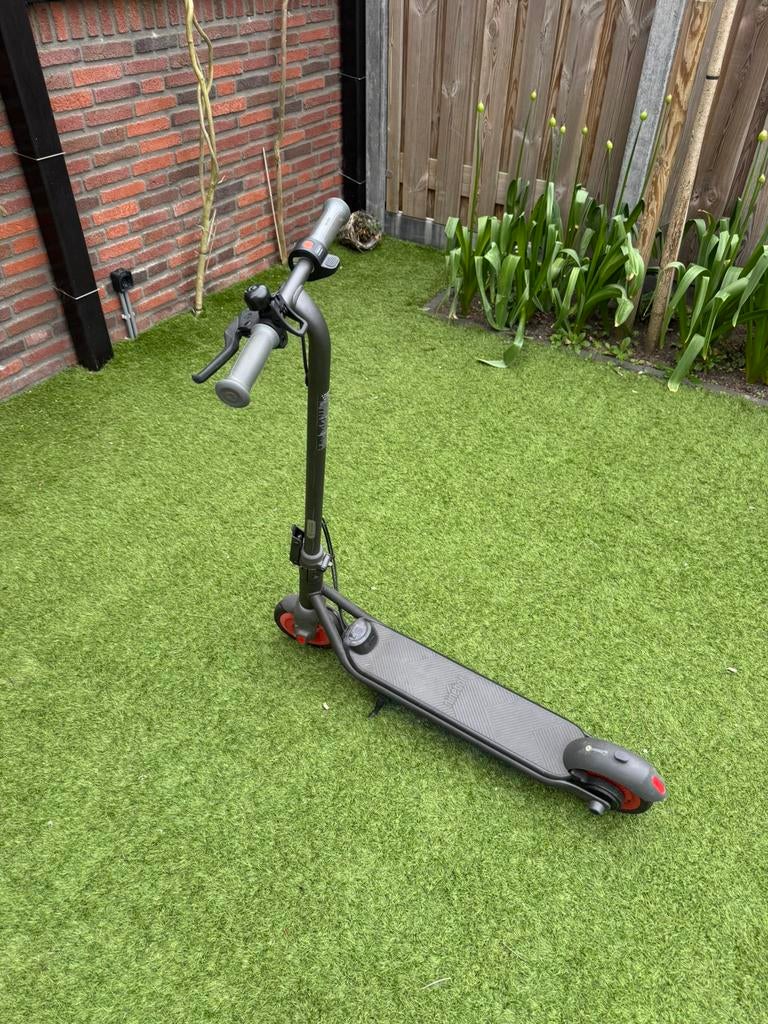 Ninebot by segway, Fietsen en Brommers, Steps, Zo goed als nieuw, Elektrische step (E-scooter), Ophalen