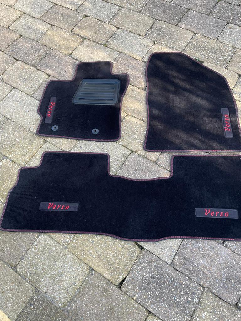 Toyota Verso vloermattenset, Ophalen of Verzenden, Zo goed als nieuw