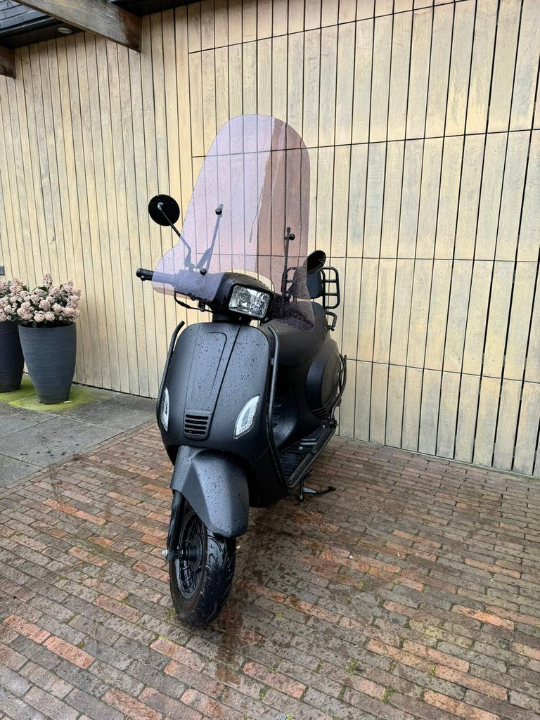 Senzo RivaLux S Special matzwart 2024 zo goed als nieuw, Zo goed als nieuw, Benzine, Ophalen, Overige merken